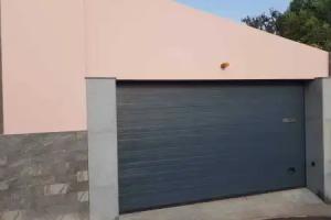Charming 3-bed House in, Funchal