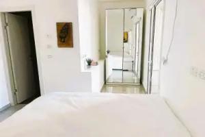 A cozy 2bdrm home in Wadi-Nisnas Apartments, Haifa
