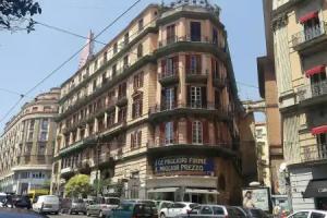 La Lepre Felice, Naples