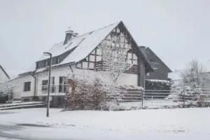 Am S Dhang Apartment 28 Cozy Holiday Home in With Panoramic View, Winterberg