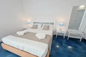 Kalinifta Rooms Apartment, Torre Lapillo