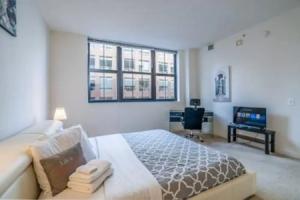 Waterfront 2br Furnished Apartment 2 Bedroom Apts by RedAwning, Baltimore