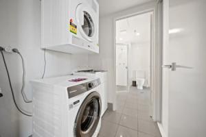 Glorious Central 1-bed With Pool & Sauna Apartments, Canberra