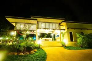 Chomphu Resort Khaolak, Khao Lak
