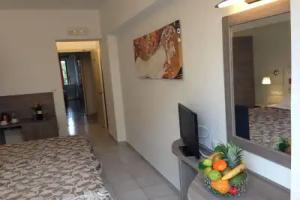Hippocampus Hotel, Ixia