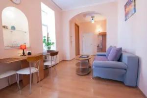 Home-Hotel Bolshaya Zhitomirskaya 6-A, Kiev