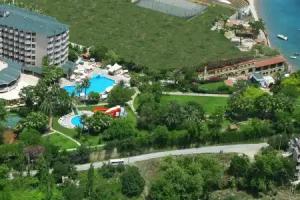 Aventura Park Hotel, Okurcalar