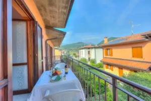 Peter - Relax & 1 km From Lake Apartments, Roe Volciano