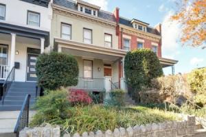 2 Mi to National Mall: Modern DC Home Tourist base, Washington
