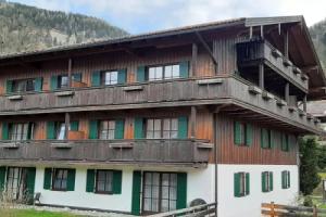 Lush Apartment in With 2 Saunas, Bayrischzell