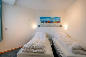 Nice Apartment Near the Center of, De Koog