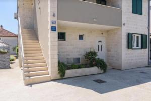 Apartments Vujina, Kastel Stafilic