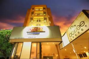 Hotel Columbus, Mumbai
