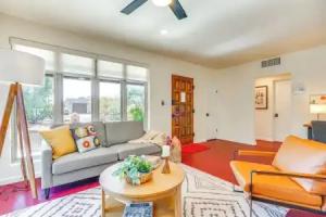 Gazebo, Patios & Grill: Colorful Retreat! Tourist base, Tucson