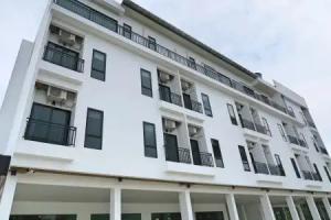 Good Morning Hotel at TakuaPa, Takua Pa