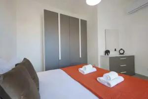 Corner Terrace 1BR Penthouse - Sea Views, Qawra