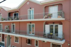 Dina Apartments, Argostoli