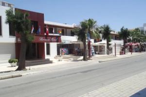 Bronze Hotel, Guembet