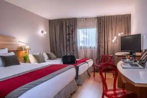 HÔTEL C Suites Chambres Spacieuses, Nimes