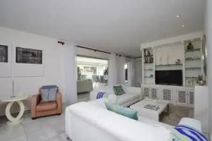 Fabulous Villa 200 M From Beach, Marbella