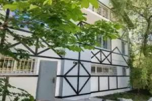 Dilijan Duplex, Dilijan