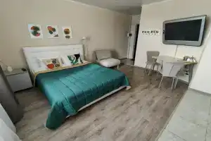 Apartments on Universitetskaya Embankment 56, Chelyabinsk