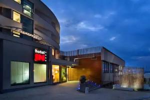 Hotel IN, Biograd