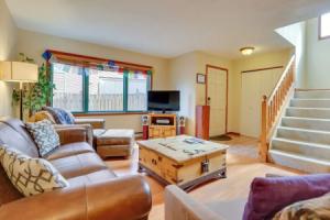 2 Mi to Ski Hill: Mountain Home w/ Hot Tub! Apartments, Frisco