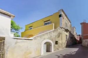 Palazzo Attila - Gioia Apartments, Procida Island