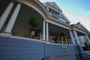 Circular Manor Bed and Breakfast Mini-hotel, Saratoga Springs