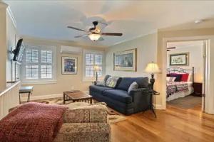 Harris Hideaway Tourist base, Savannah