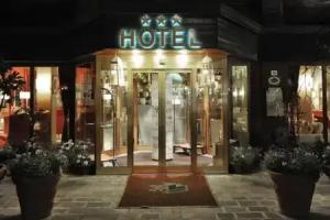Hotel Henriette, Croviana