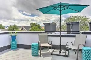 Trendy Townhome - Walk to Mile High Stadium Apartments, Denver