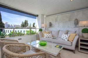 Genteel Home Jardines del Principe Apartments, Marbella