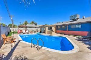 Las Vegas Getaway w/ Patio & Grill: ~3mi to Strip! Tourist base, Las Vegas