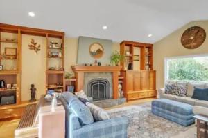 Eugene - Close To Everything 3 Bedroom Home by RedAwning, Eugene