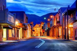 New Listing! Cozy Getaway Near Plaza & Railyard 2 Bedroom Condo, Santa Fe