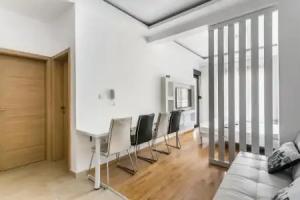 Apartment with bedroom Becici White, Rafailovici