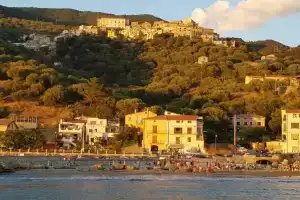 Petra Marina Suite Apartments, Pisciotta