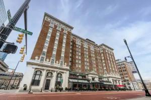 Amway Grand Plaza, Curio Collection by Hilton, Grand Rapids