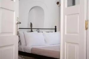 Iatis View Collection - Adults Only Guest house, Firostefani