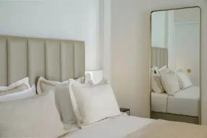 La Madeleine Suites & Caves, Oia