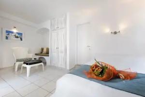 Regina Mare Adults Only, Imerovigli