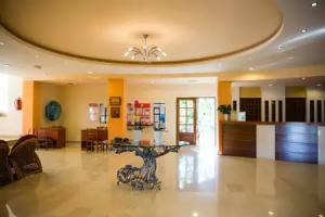 Hotel Kathrin Beach, Adelianos Kampos