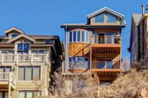 New Listing! Hillside Haven - Steps To Main Street 4 Bedroom Home, Park City