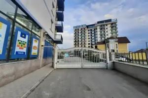 Apartment 32, Gori
