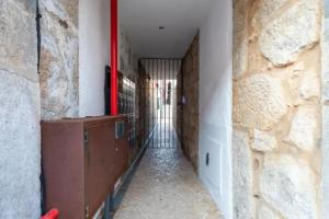 Mezzanine Stylish Apartment P by Vacationy, Porto