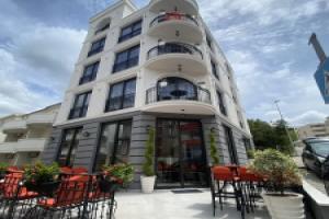 Baba's Hotel, Dobra-Voda