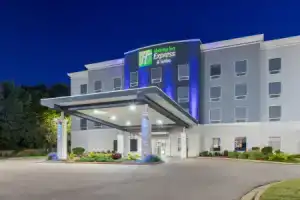 Holiday Inn Express & Suites Arpt Elvis Presley Blv by IHG, Memphis