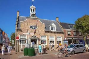 Bungalow by North Sea Beach With Private Garden Cottage, Domburg